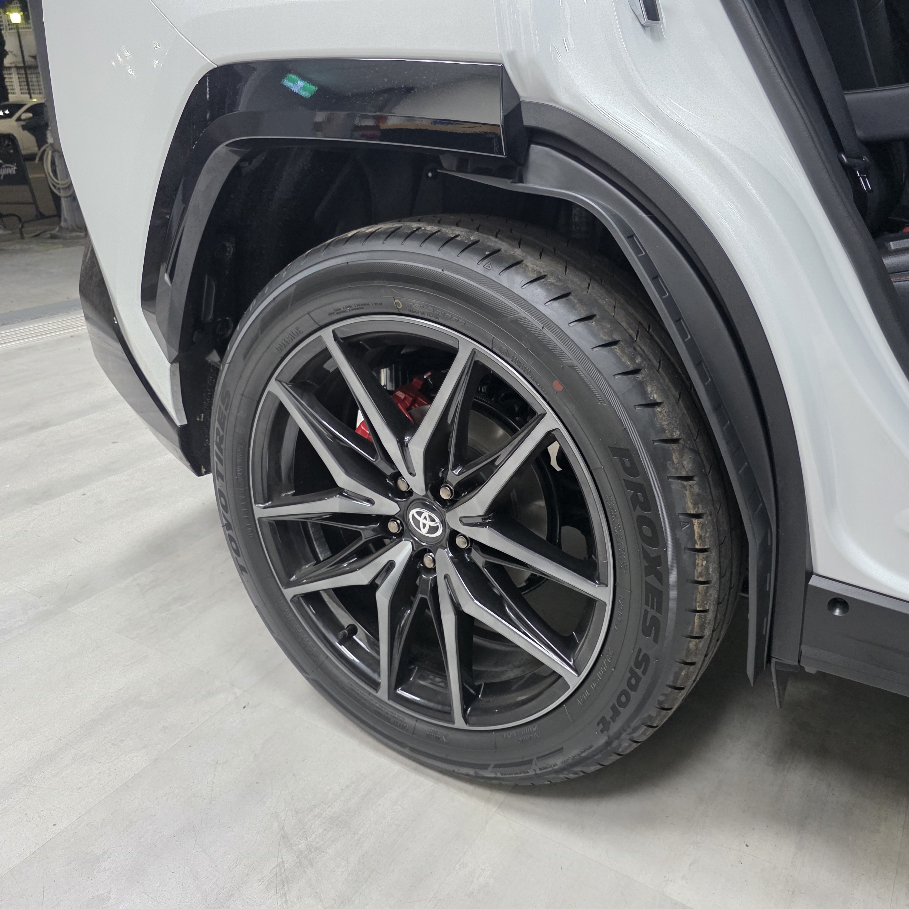 後輪輪拱擋泥板